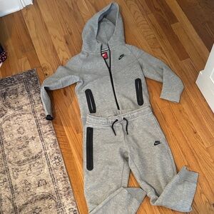 Nike Tech Gray Zip-Up Hoodie & Jogger Set